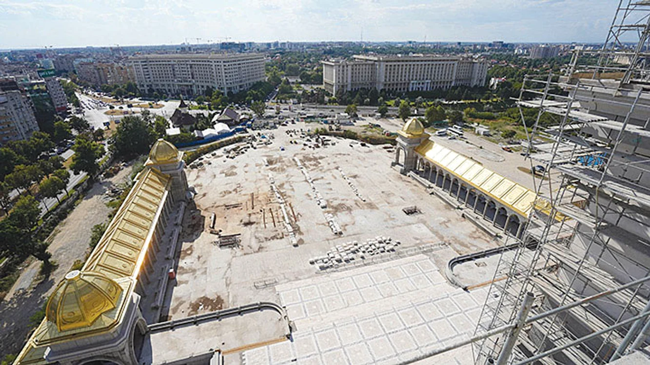 Curtea catedralei  va fi amenajată la  finalul lucrărilor