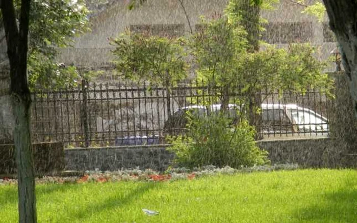 În următoarele două săptămâni vom avea parte şi de soare şi de ploi FOTO Mihaela Cojocariu