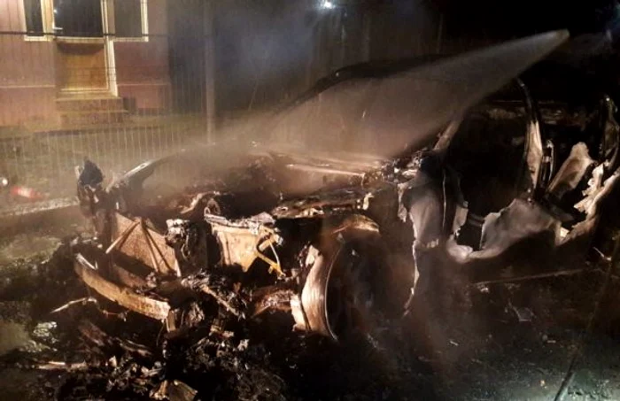 Imagine cu BMW-ul care a ars FOTO: ISU Teleorman