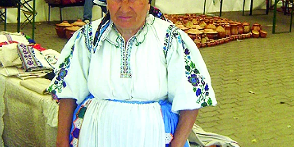 Arad: Mărioara Bun, pasionată de ţesutul la război