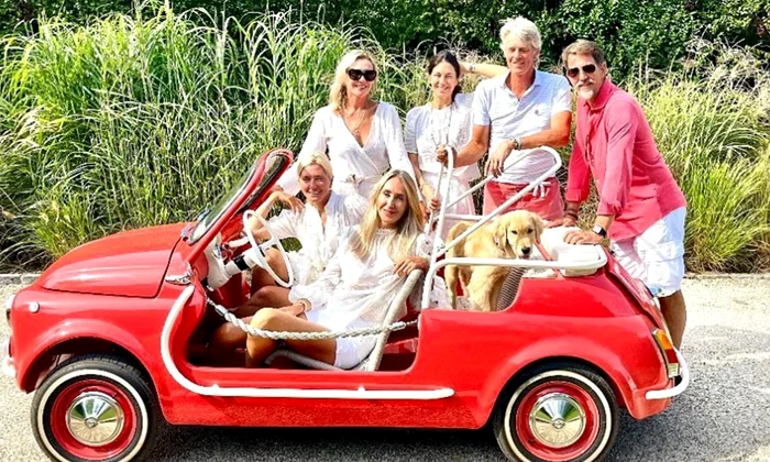 Familia Regală greacă în vacanță   Instagram (3) png