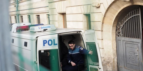 duba politie detinuti