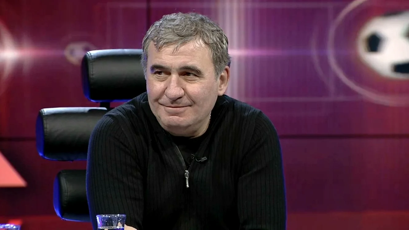 Gică Hagi, după ani, în studioul... TVR. Foto TVR