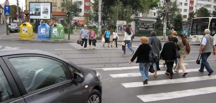 Pietonii care au încălcat normele rutiere, amendaţi FOTO Adevărul