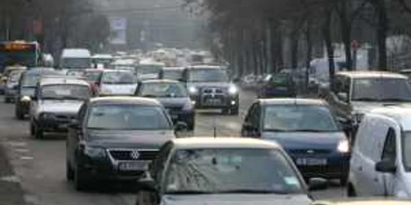Ponderea vehiculelor cu motoizări diesel/benzină a rămas neschimbată