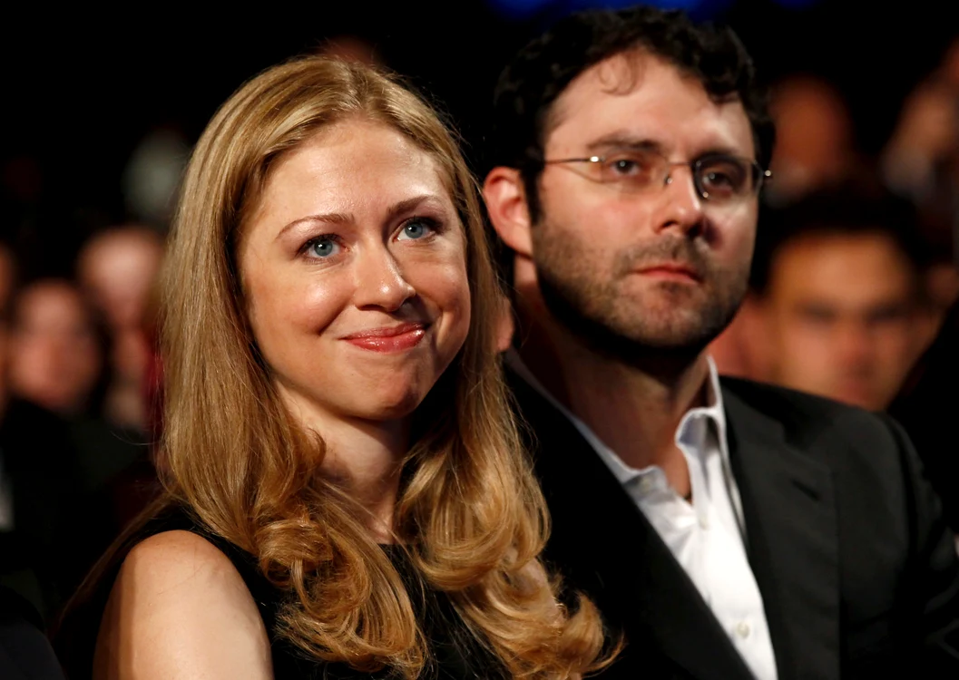 
    Chelsea clinton şi soţul ei, Marc (foto: reuters)  