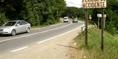 Bacău: Drum naţional surpat pe mai multe porţiuni