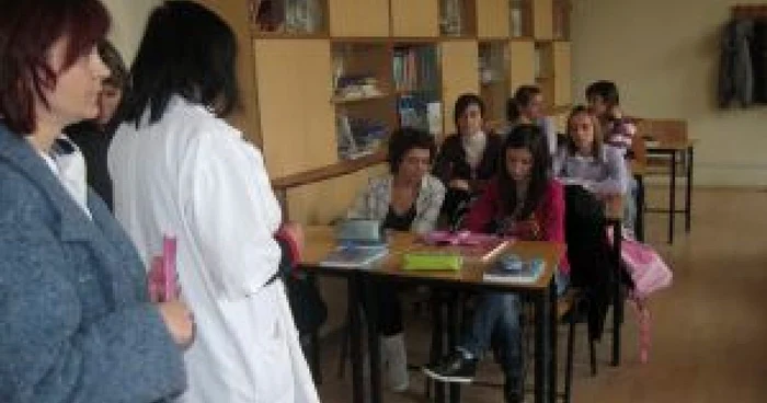 Craiova: Suspiciunea de gripă porcină a mai închis două clase în Buzeşti