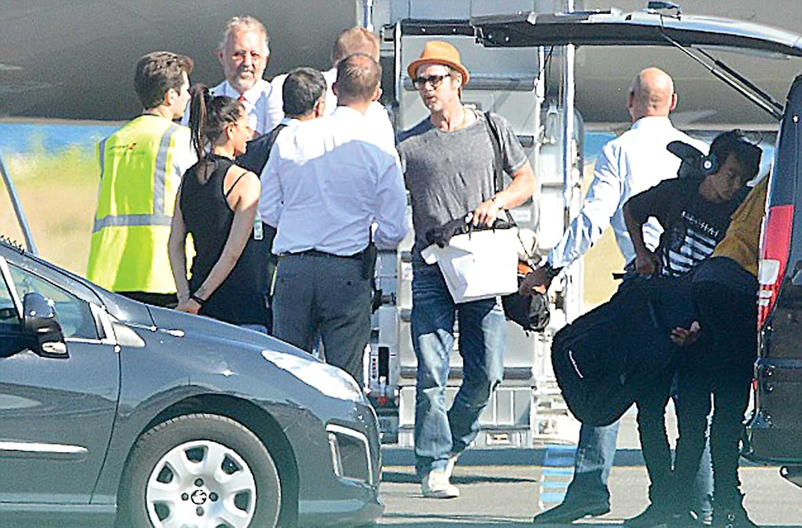 “Gaşca” Pitt-Jolie au ajuns în Nisa, la 20 august, în mare secret