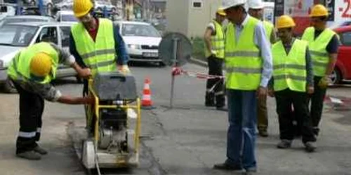 Traficul pe anumite străzi este îngreunat