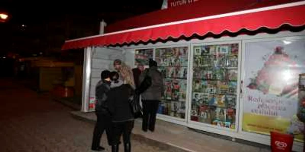 Primul drum de dimineaţă pentru constănţeni a fost la chioşcul de ziare