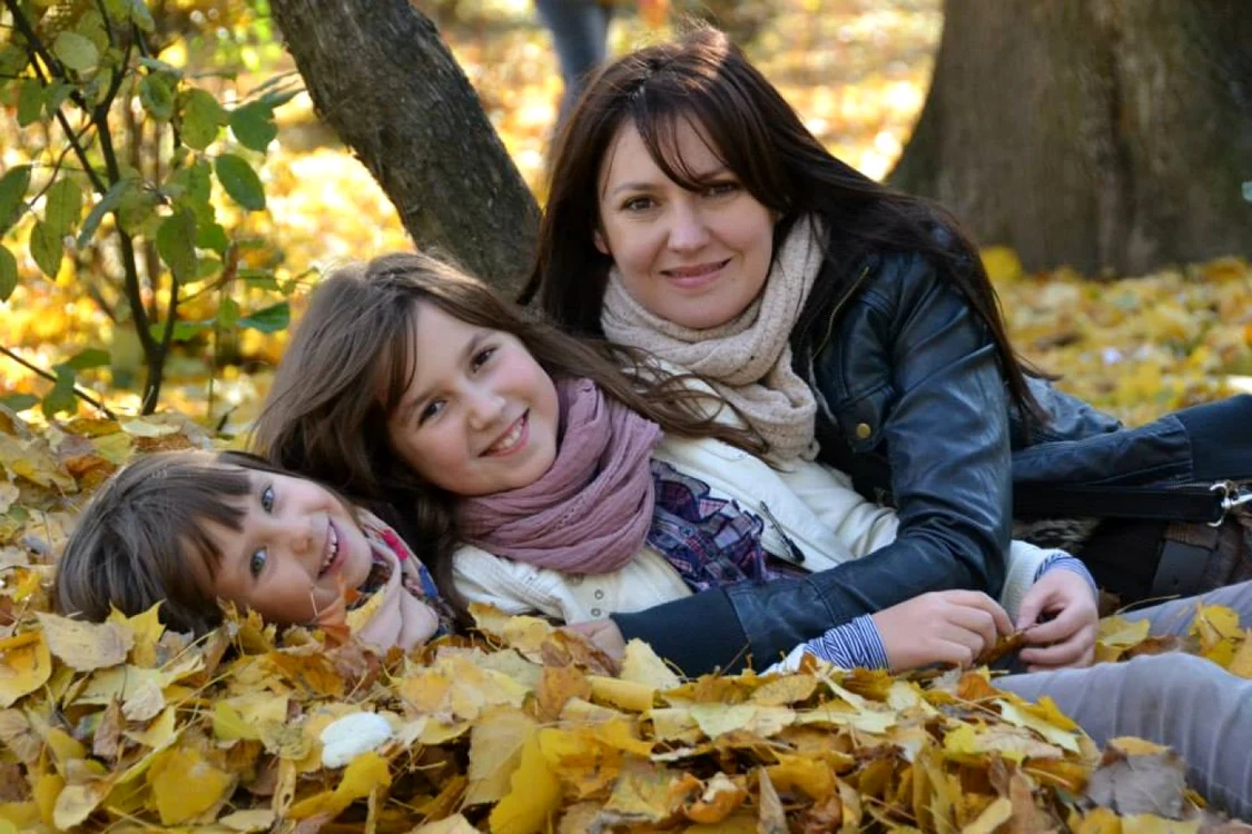 Alina Cusniriuc împreună cu fiicele sale FOTO Alina Cusniriuc