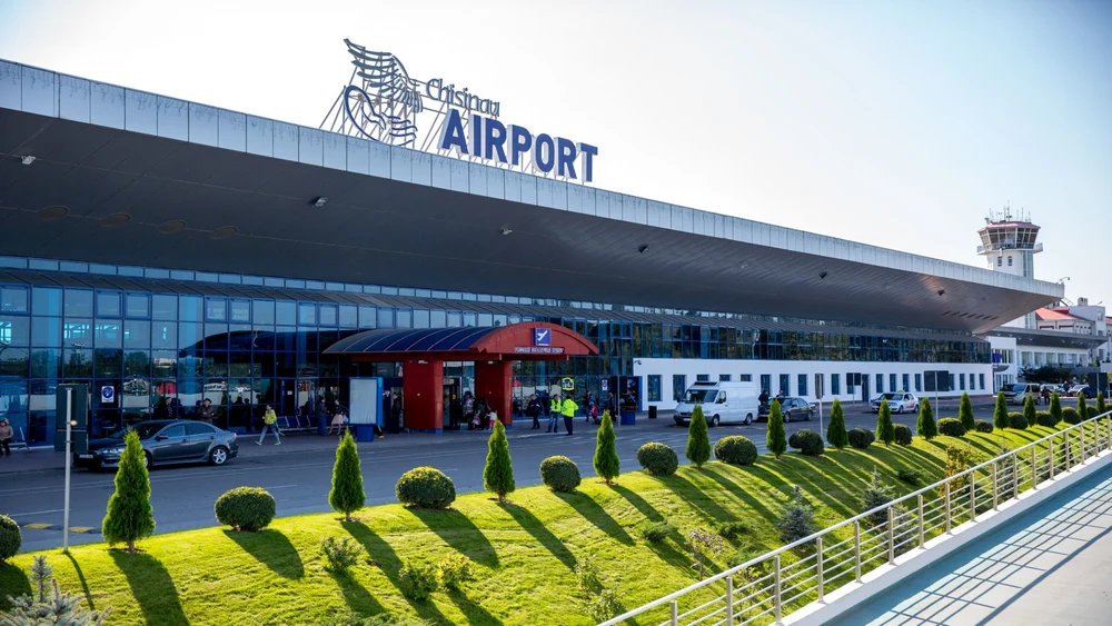 Amenințare cu bombă pe Aeroportul Internațional Chișinău. Toți pasagerii au fost evacuați