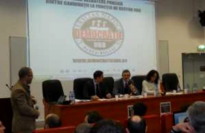 Prima dezbatere publică pentru funcţia de rector al UBB