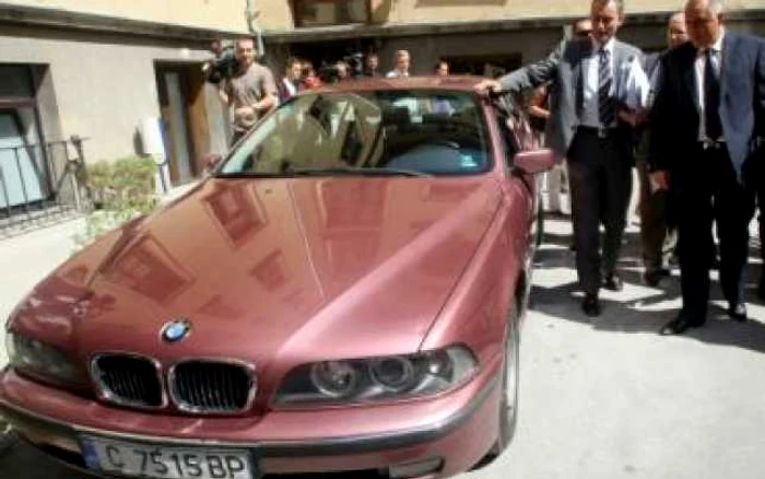BMW roz în garajul ministerului bulgar de Interne: "Militarii au devenit clovni"