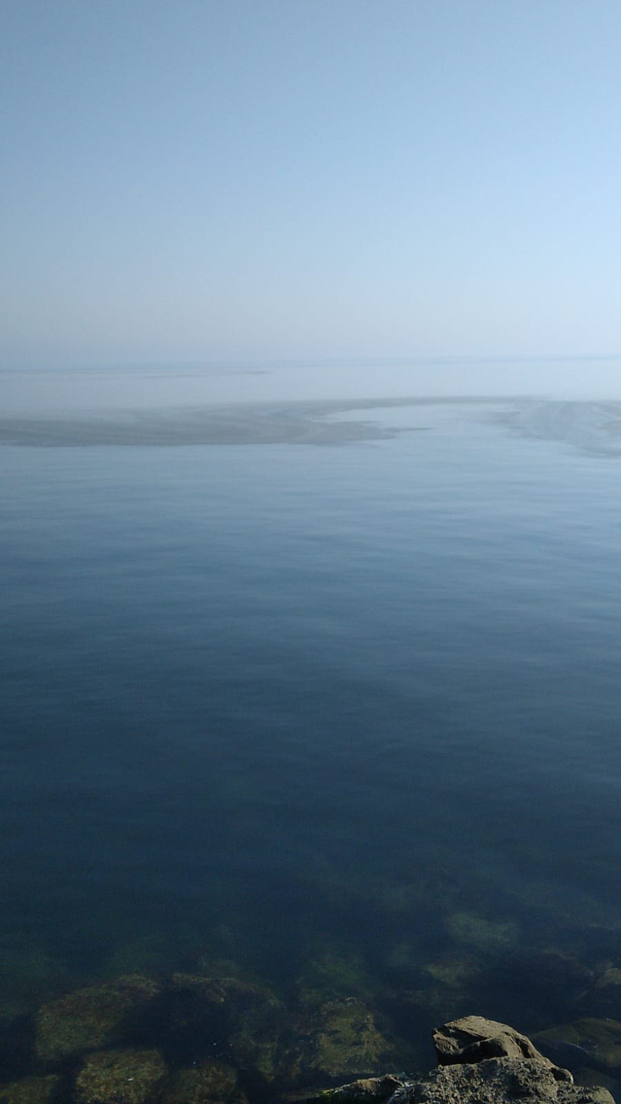 Avertisment pentru pescarii de la Marea Neagră din cauza unei poluări cu ulei. Avertisment pentru pescarii de la Marea Neagră din cauza unei poluări cu ulei.