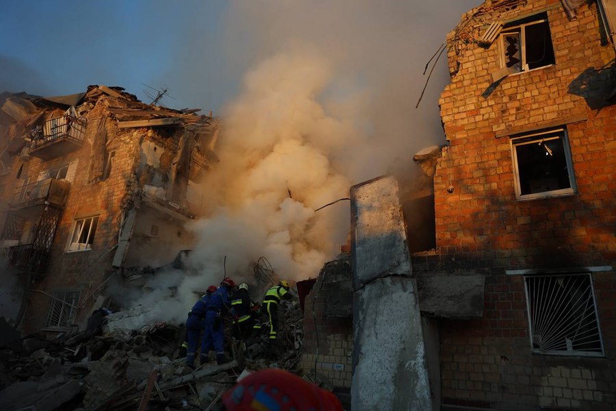 Atac masiv asupra Kievului. Mai mulți morți și zeci de răniți în urma unei ofensive rusești