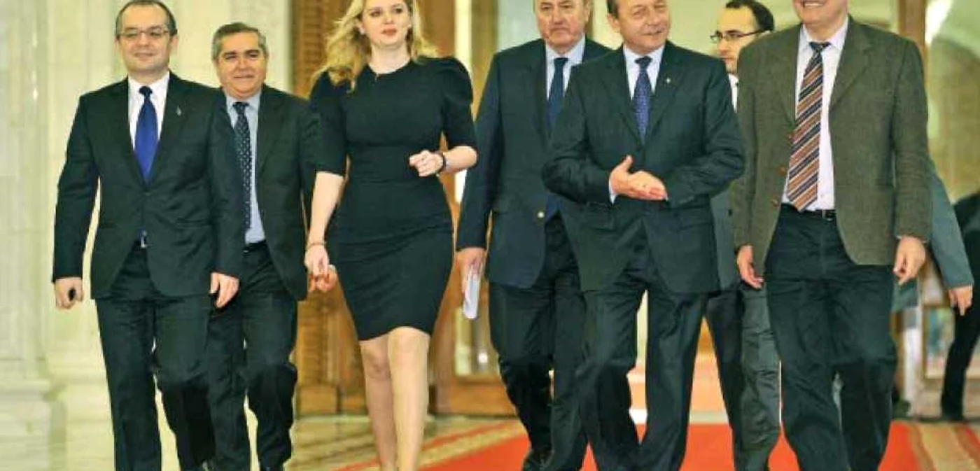 Roberta Anastase are grijă de imaginea lui Traian Băsescu şi de cea a guvernului condus de Emil Boc  