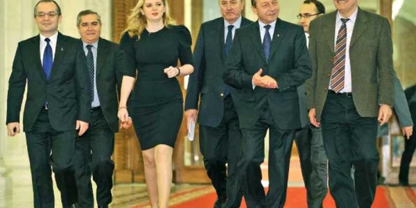 Roberta Anastase are grijă de imaginea lui Traian Băsescu şi de cea a guvernului condus de Emil Boc  