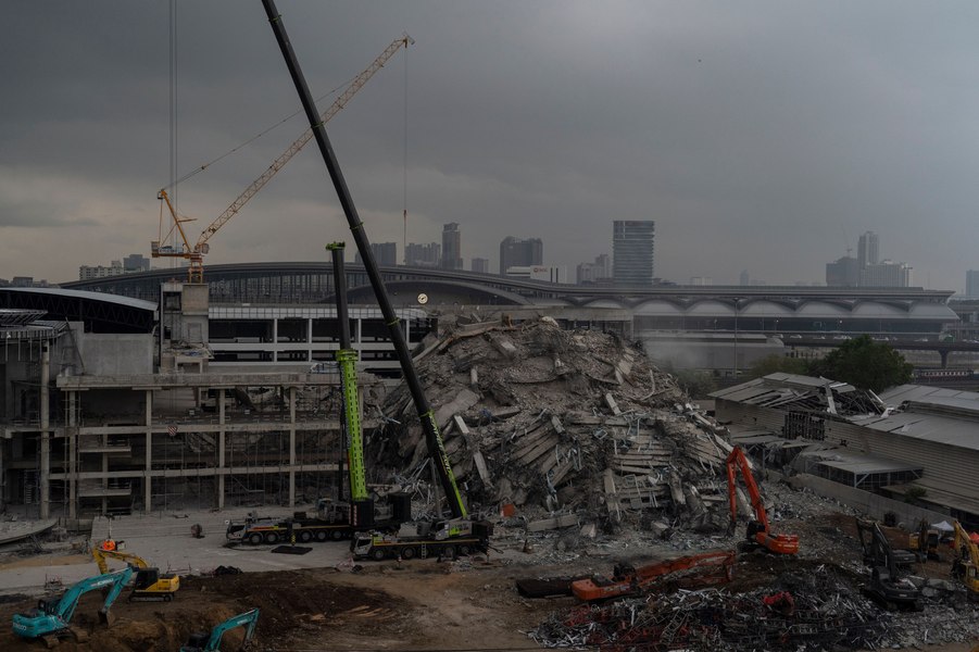 Anchetă după cutremur la singura clădire prăbușită în Bangkok. Patru chinezi au vrut să fure documente