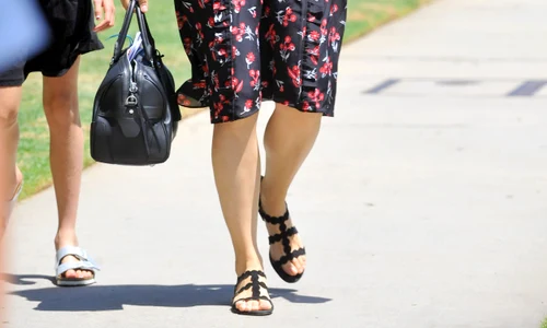 Jennifer Garner Takes Her Kids To Church jpeg