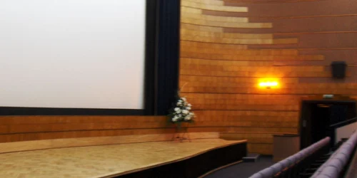 Programul include trei filme în format 3D