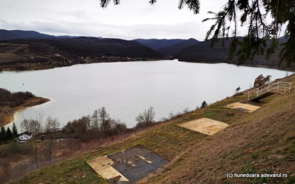 lacul cincis foto daniel guta adevarul