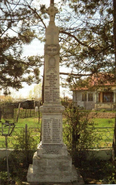 Monumentul Eroilor comunei Vata jpg jpeg