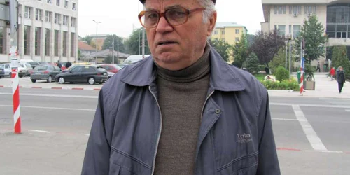 Tudor Pascu nu ştie cine îi reprezintă interesele în parlament