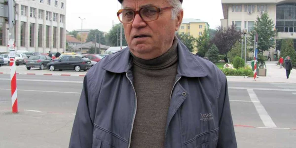 Tudor Pascu nu ştie cine îi reprezintă interesele în parlament