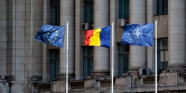 Romania NATO Uniunea Europeana steag FOTO Shutterstock