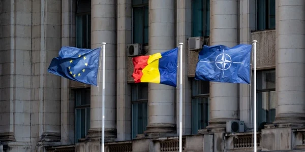 Romania NATO Uniunea Europeana steag FOTO Shutterstock