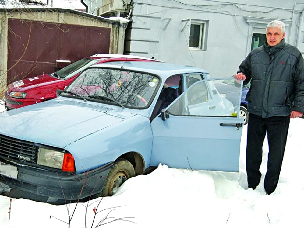 
    Doru Soare s-ar despărţi  de Dacia lui de 23 de ani,  “Frumuşica”, dacă ar  scoate un preţ bun  