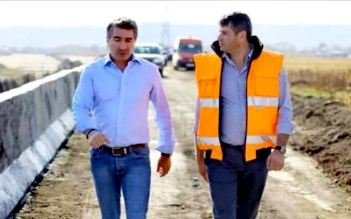 Ionel Arsene, şeful CJ Neamţ şi cumătrul, Gheorghe Vlasie. FOTO: atacul.ro