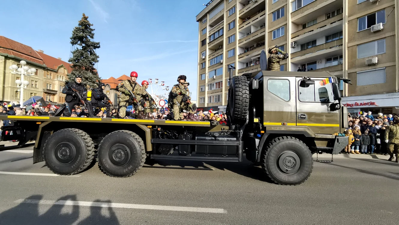Noul Iveco al Armatei Române la parada de la Timișoara FOTO Ștefan Both