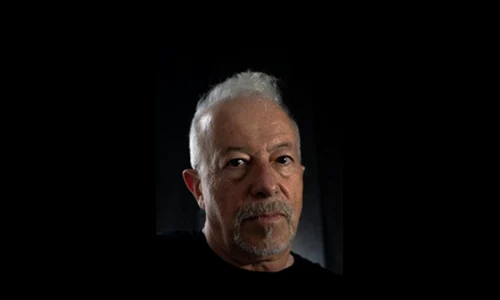 „Poezia este valuta viitorului” – interviu cu scriitorul Andrei CODRESCU jpeg