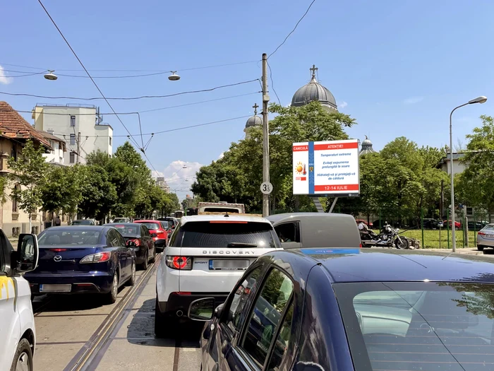 Panou pe bulevardul Regina Maria din Capitală/FOTO: Phoenix Media