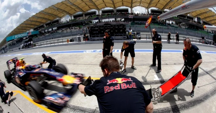 Mark Webber, pole position la Sepang