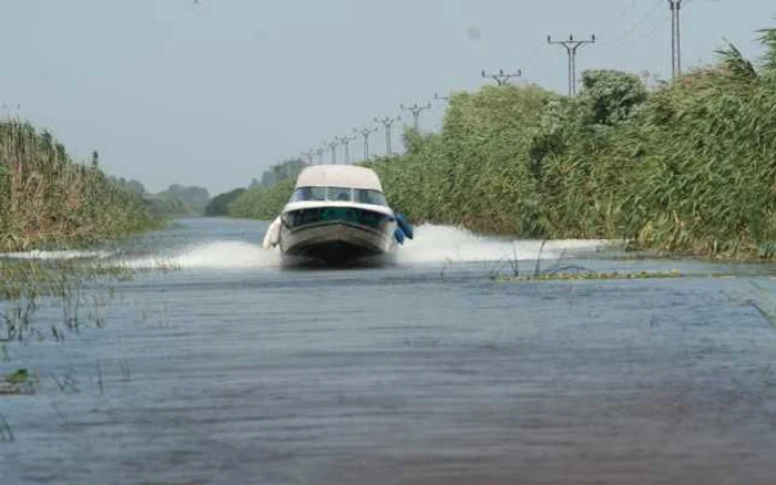 
    Ambarcațiunea care s-a scufundat era ancorată la mal Foto: adevarul.ro  