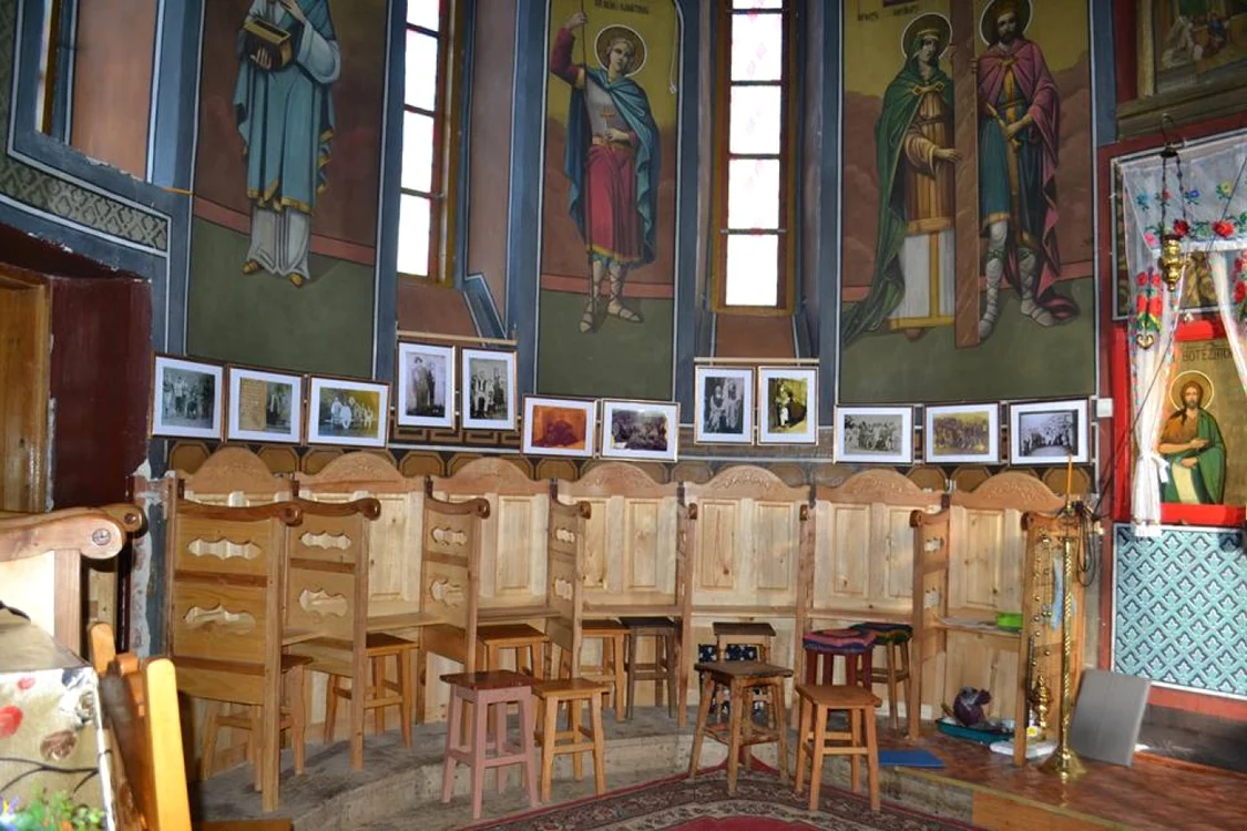 Expoziţie cu fotografii vechi de peste un secol la Vâlcea - „Dianu tărâm de poveste Oameni care au fost” în biserica satului Foto FB Ion Cârstea