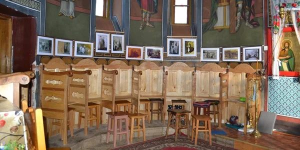 Expoziţie cu fotografii vechi de peste un secol la Vâlcea - „Dianu tărâm de poveste Oameni care au fost” în biserica satului Foto FB Ion Cârstea 