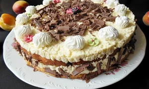 Tort de ciocolată cu vişine şi mascarpone 2jpg jpeg