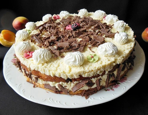 Tort de ciocolată cu vişine şi mascarpone 2jpg jpeg