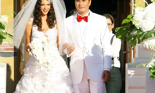 Cristi Borcea a luat o de nevastă pe Alina Vidican în august 2011, după ce mulți ani cei doi au fost amanți jpeg