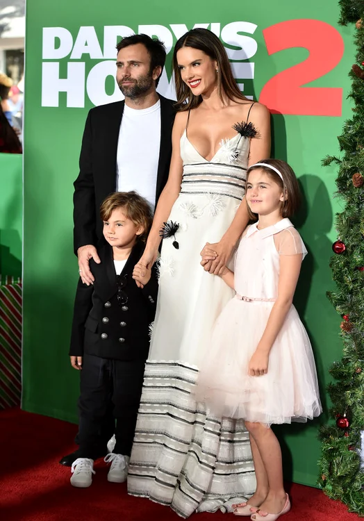Premiere Of Paramount Pictures' "Daddy's Home 2" Arrivals jpeg