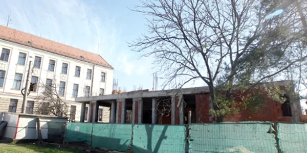 Casa Căsătoriilor este deocamdată un şantier fără termen exact al finalizării lucrărilor