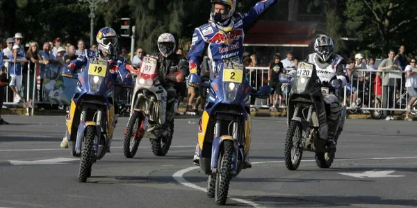 Piloţii de rally-raid se pregătesc de startul în ediţia cu numărul 32 a Dakar-ului