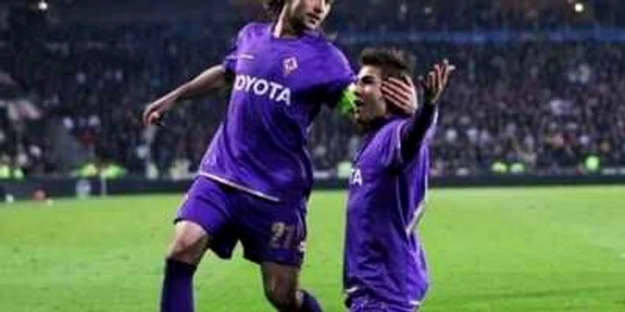 Adi Mutu şi Thomas Ujfalusi, după un gol formidabil înscris de "Briliant"