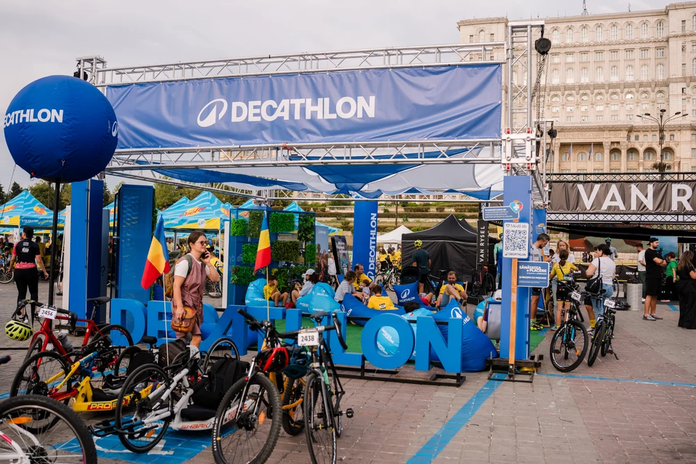 Mișcare, relaxare și voie bună la cea de-a patra ediție a L'Etape by Tour de France România. MedLife și Decathlon au demonstrat încă o dată că sănătatea… e plăcere