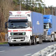 Şoferii de camion polonezi au blocat frontiera cu Ucraina pentru a denunţa concurenţa neloială FOTO via Twitter jpeg